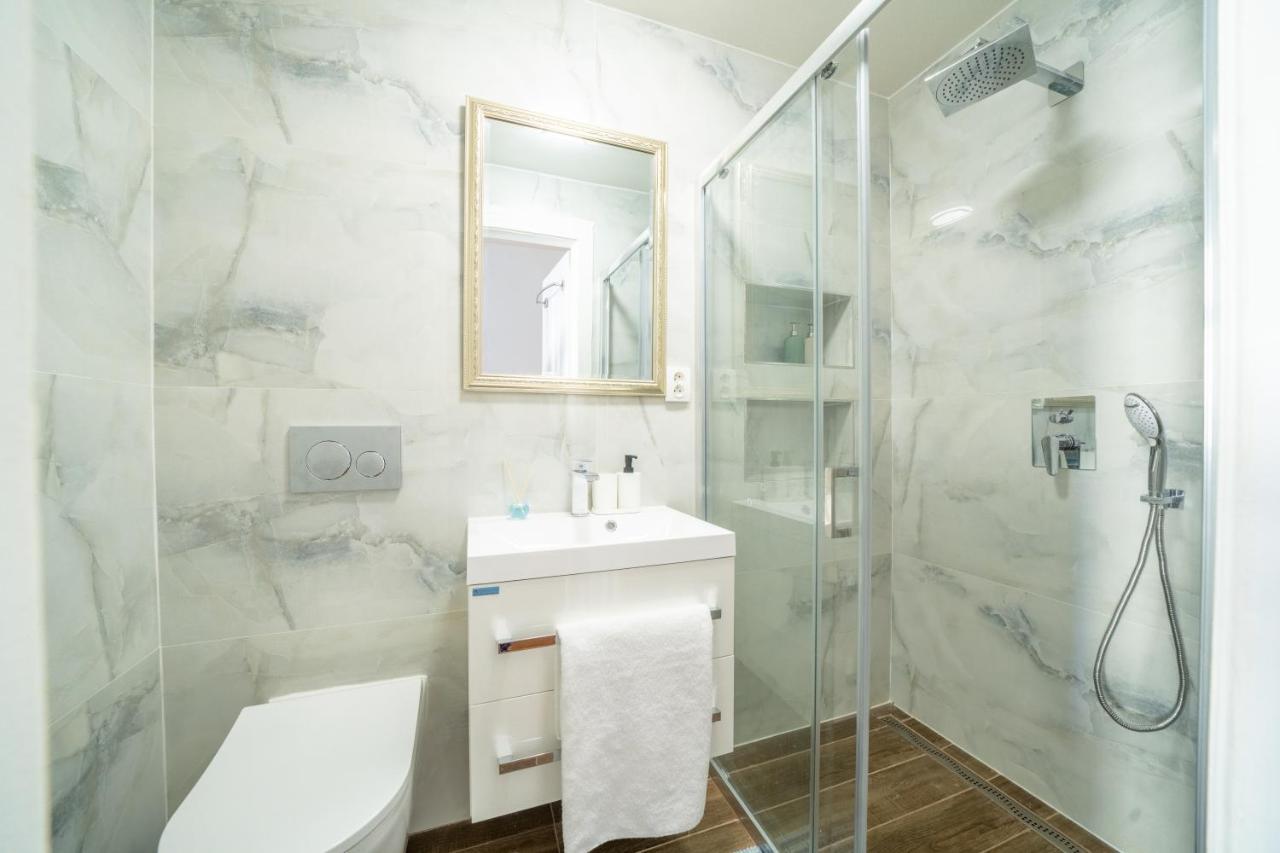Exclusive Apartment With A View Of Prague Castle And Vltava River Praga Exterior foto