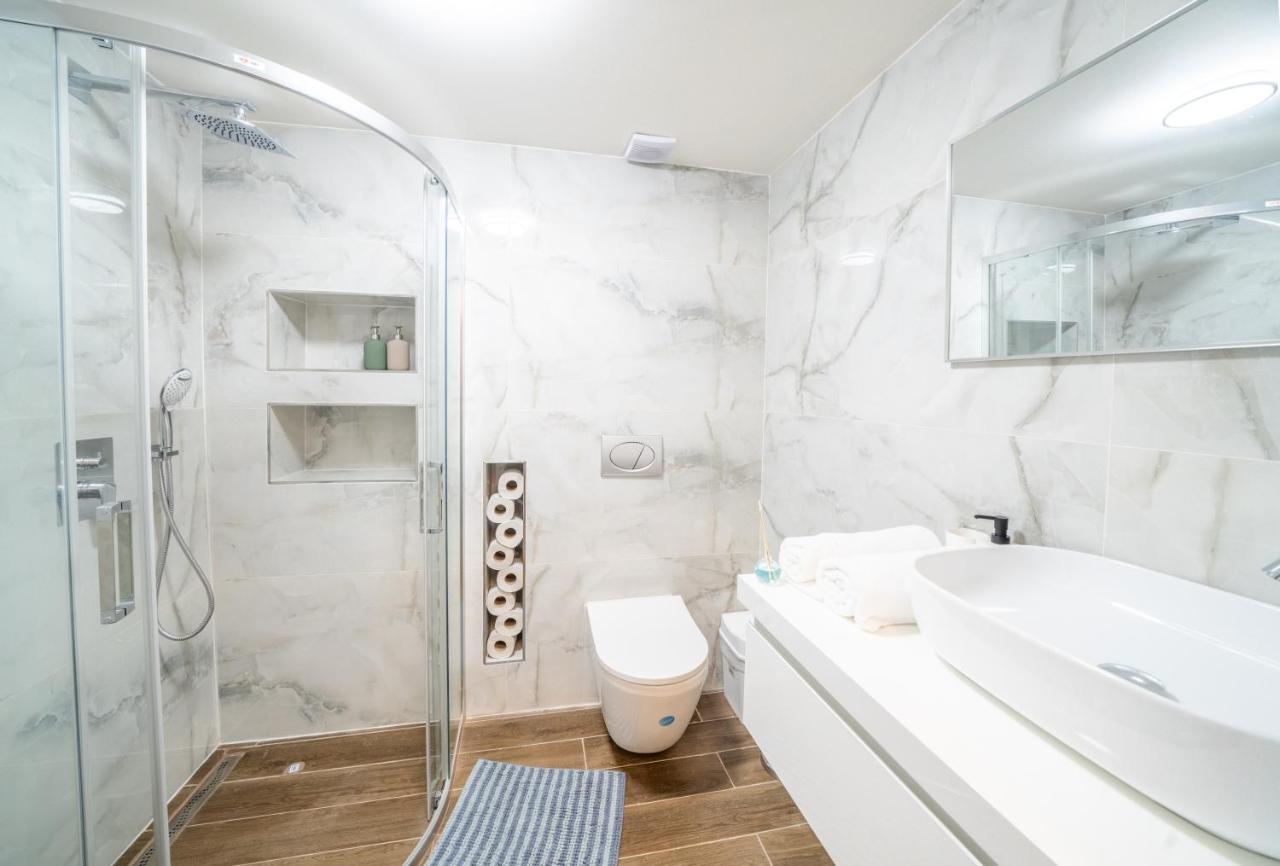 Exclusive Apartment With A View Of Prague Castle And Vltava River Praga Exterior foto